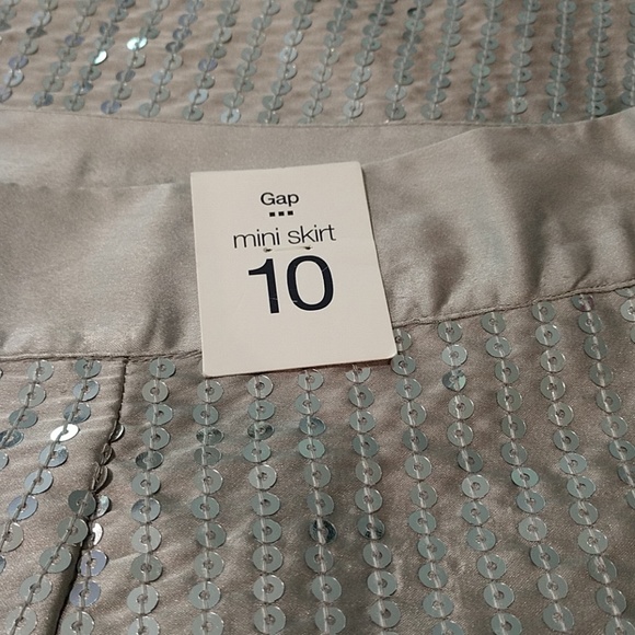 CLEARANCE Gap Silver Sequin Mini - Picture 4 of 4